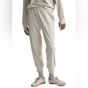 Varley Women’s Beige Joggers Size Large Elastic Waist Drawstring Pockets Lounge
